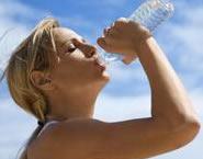 Adelgazar y perder peso bebiendo agua